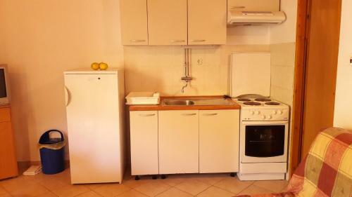 Hostal Apartments Bako Komiza