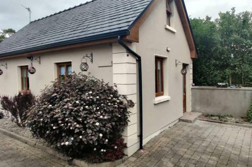 Luxury 'cois Abhainn' Self Catering Apartment