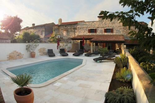 Villa Krnica - House Sunshine Mit Pool Und Aussicht