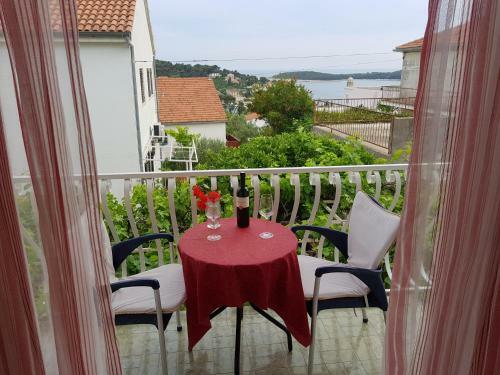 Hostal Tanya-apartments And Rooms