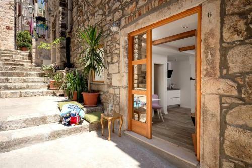 Apartment Cetto-historic Centre