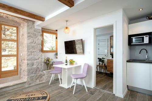 Apartment Cetto-historic Centre