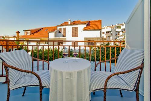 Apartments Ana II