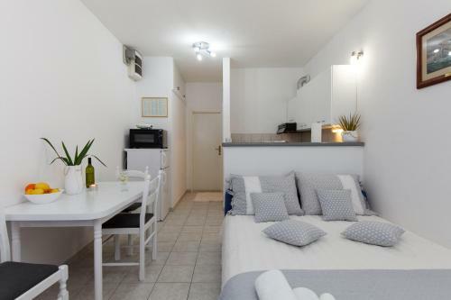 Apartments Ana II