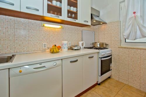 Apartments Ana II
