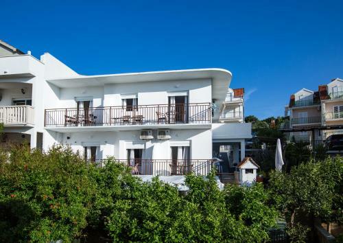 Apartments Ana II