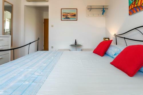 Hostal Apartments Jakic 1