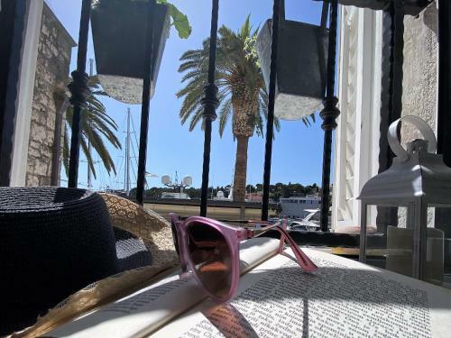 Waterfront Apartment Prosper - Hvar