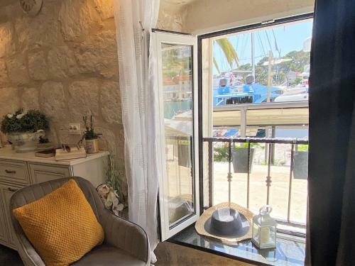 Waterfront Apartment Prosper - Hvar