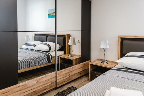 Aurora Apartment & Aurora Room