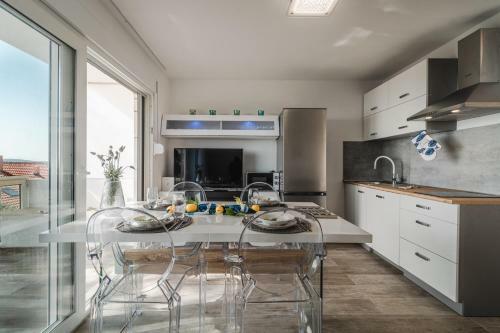 Aurora Apartment & Aurora Room