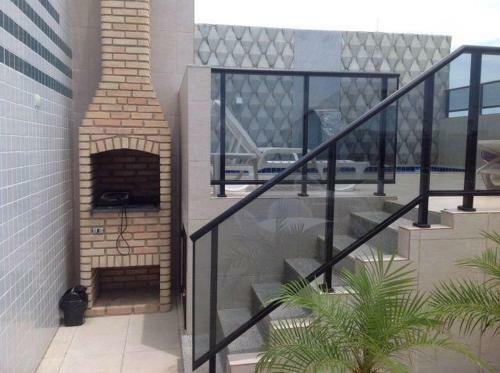 Confort�vel Apartamento Com Piscina 300mt Da Praia