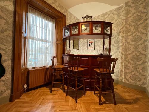 Nore View House