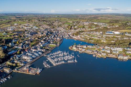 Ardkilly Ridge, Kinsale Town,sleeps 8