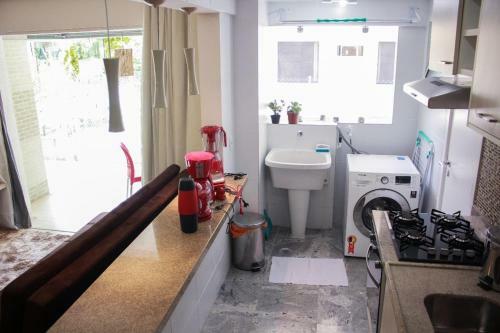 Apartamento Luxuoso Beira Mar 03 Quartos