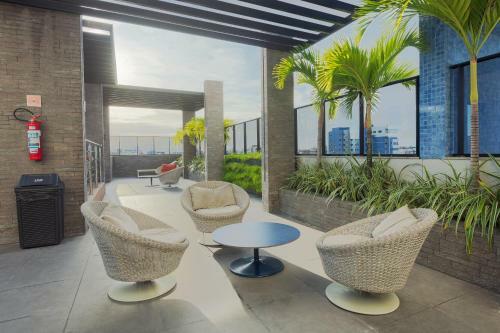Apartamento Flat Com Piscina E Vista Pro Mar Em Ponta Verde Al
