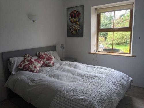 Hostal Large Double Adjacent Large Bathroom Both With Swilly Views