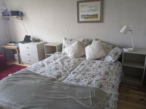 Hostal Large Double Adjacent Large Bathroom Both With Swilly Views