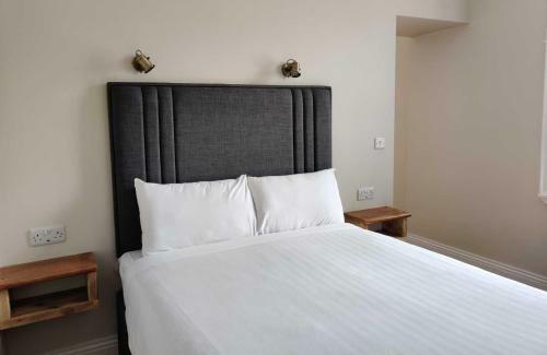 Hostal Number 53