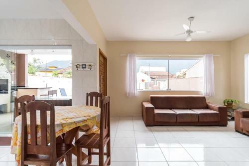 Casa Com Piscina E Churrasq Na Praia Massaguacu, Sp