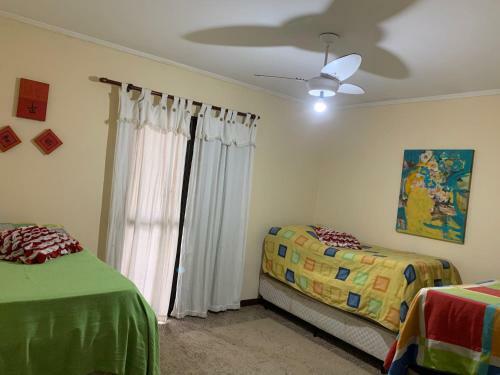 Lindo Sobrado Amarelo -pr�ximo A Praia