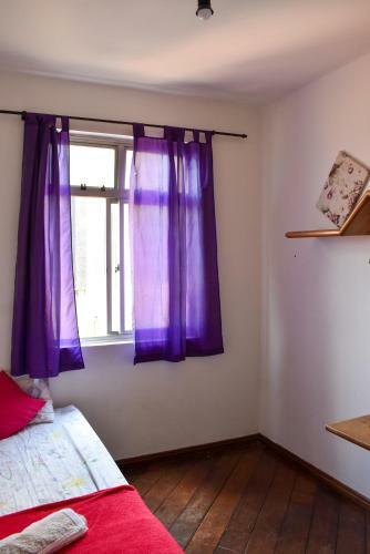 Quarto Em Apto Com Vista Para Itacolomi