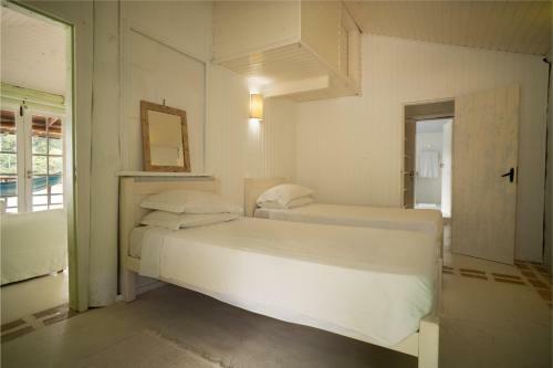 Hostal Ilha Do Papagaio Adventures