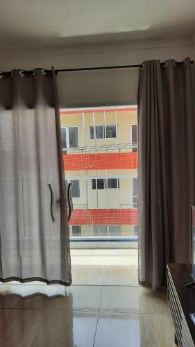 Apartamento Mobiliado Com Varanda No Centro De Paulo Afonso