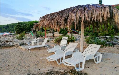 Awesome Apartment In Lumbarda With 2 Bedrooms