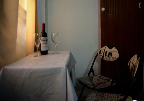 Quarto Com Entrada Independente No Centro de Petr�polis/rj - Pra�a Da Liberdade