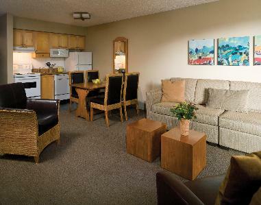 Hotel Whistler Village Inn & Suites