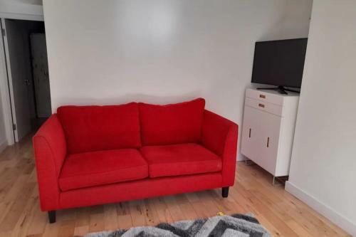 Modern 1 Bedroom Apartment In Trendy Portabello