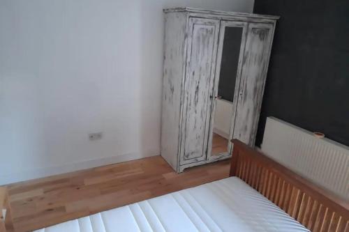 Modern 1 Bedroom Apartment In Trendy Portabello
