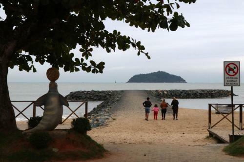 Curta Praia de Arma��o - Casa Girassol