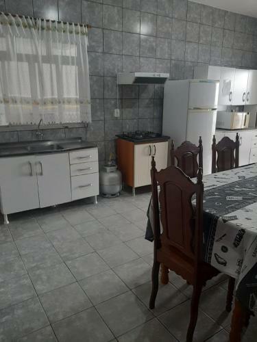 Casa Bem Localizada! 1km Da Praia!