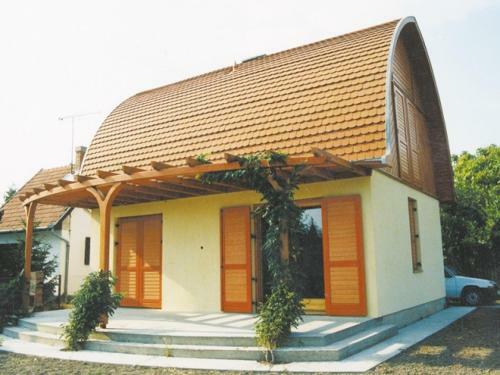 Gitta Nyaralohaz