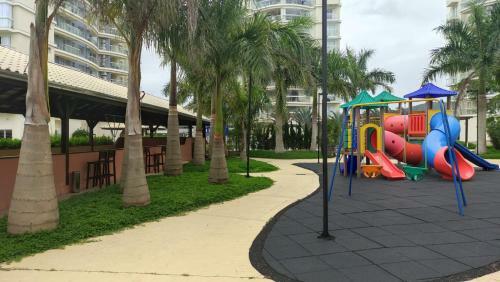 Apartamento de Praia Em Condom�nio Fechado