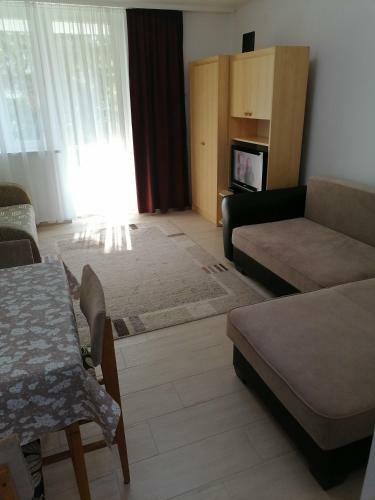 L�dy Apartman