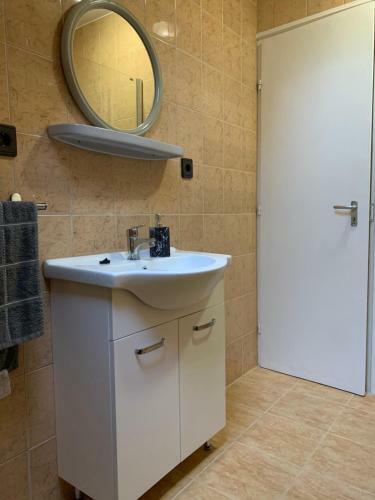 B�stya Apartman