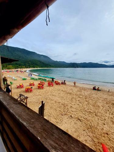 P� Na Areia Chal� Dos Ranchos Trindade
