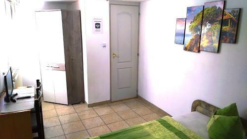 Hostel Maros
