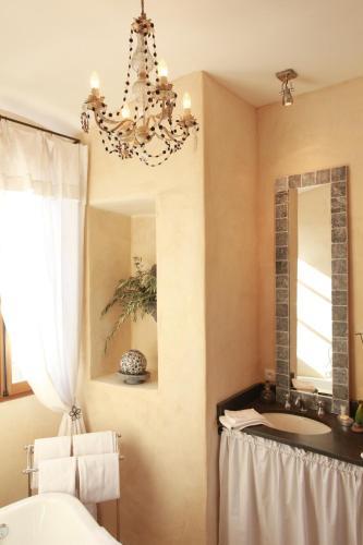 Hostal Les Remparts