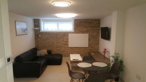 Orhidea Szuter�n Apartman