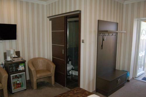 Bed & Breakfast Control Motel