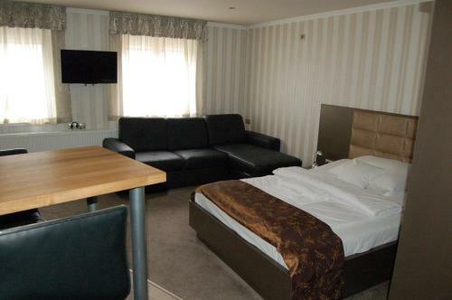Bed & Breakfast Control Motel