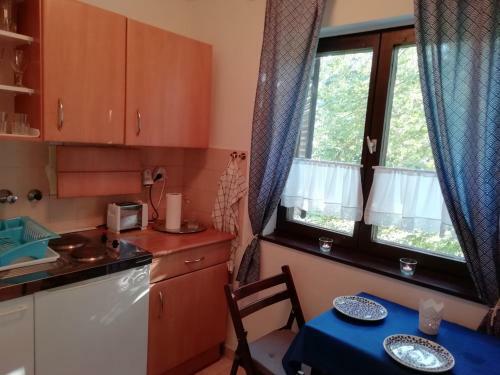 Az�r Apartman