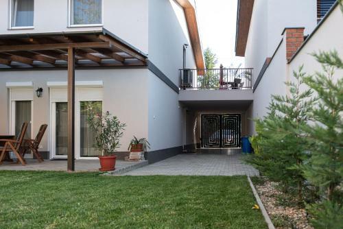 Sz�riusz Apartmanh�z