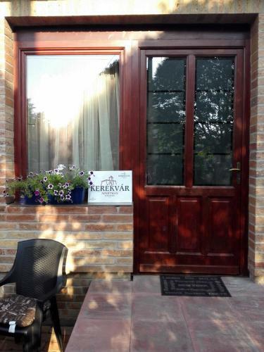 Ker�kv�r Apartman Gyula