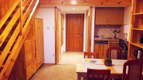 Niki Apartman