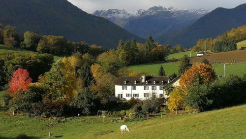 Gites Vall�e D'ossau - Les Jardins Du Cot